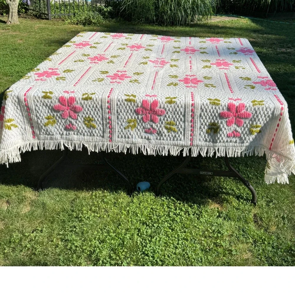 Vintage Chenille Bedspread White Pink Green Floral Popcorn Tufted Fringe Queen